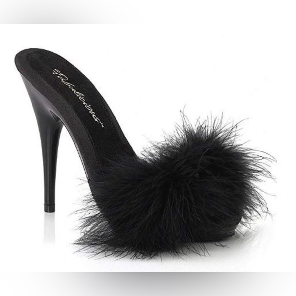 Chic Black‎ Feathered Stilettos